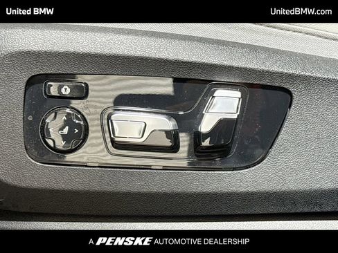 Used 2023 BMW X5 xDrive40i w/ Executive Package AWD/4WD image 4