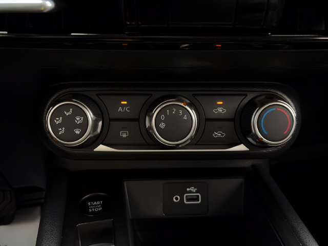 Certified 2025 Nissan Kicks S FWD image 27