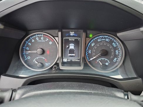 Used 2016 Toyota Tacoma TRD Off-Road image 23