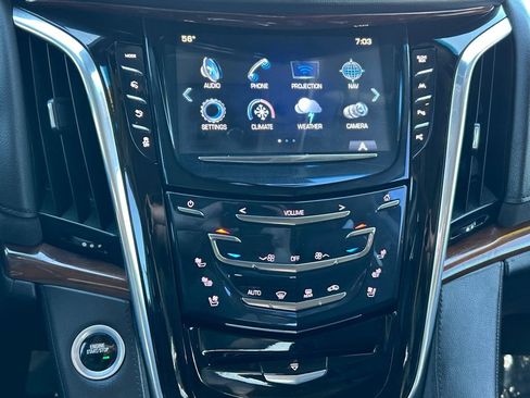 Used 2019 Cadillac Escalade ESV Luxury image 13