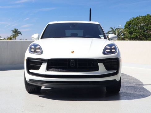 Certified 2023 Porsche Macan S image 6