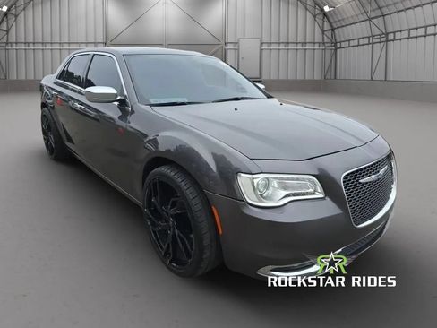 Used 2019 Chrysler 300 Limited AWD/4WD image 4