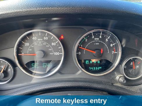 Used 2017 Jeep Wrangler Unlimited Sahara w/ Connectivity Group image 30