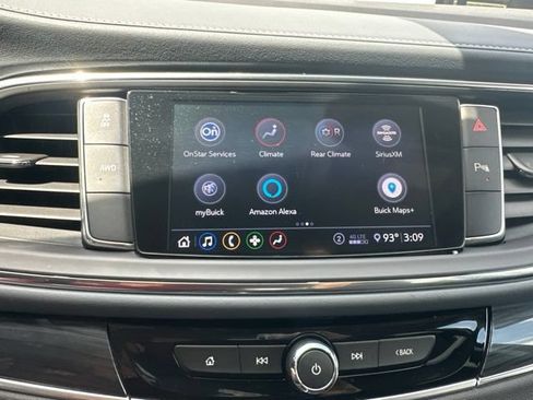 Used 2021 Buick Enclave Essence AWD/4WD image 27