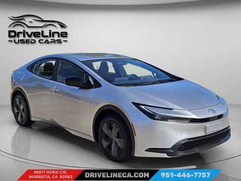 Used 2025 Toyota Prius LE image 9
