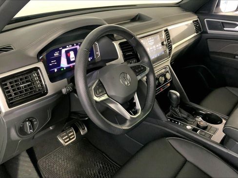Used 2023 Volkswagen Atlas Cross Sport SEL R-Line AWD/4WD image 14