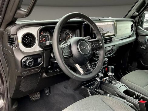 Used 2025 Jeep Wrangler Unlimited Sport AWD/4WD image 20