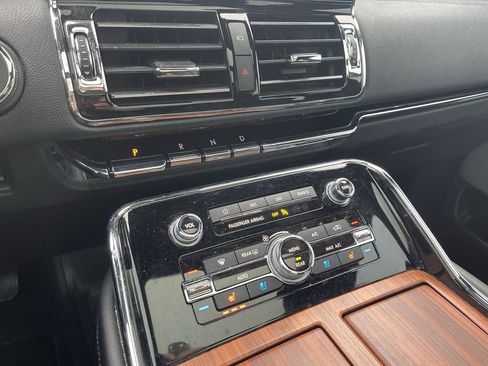 Used 2019 Lincoln Navigator L Reserve image 25