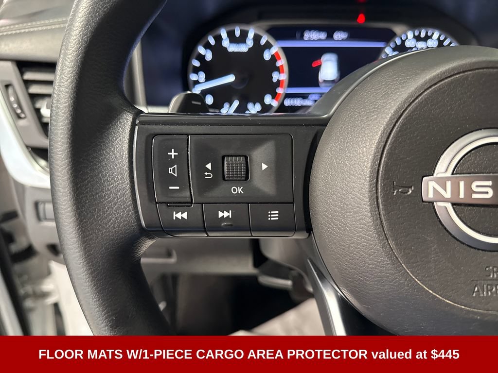 Used 2024 Nissan Rogue SV AWD/4WD image 3