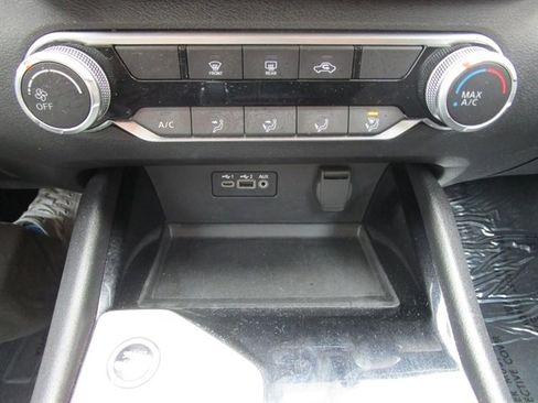 Used 2024 Nissan Altima 2.5 SV FWD image 24