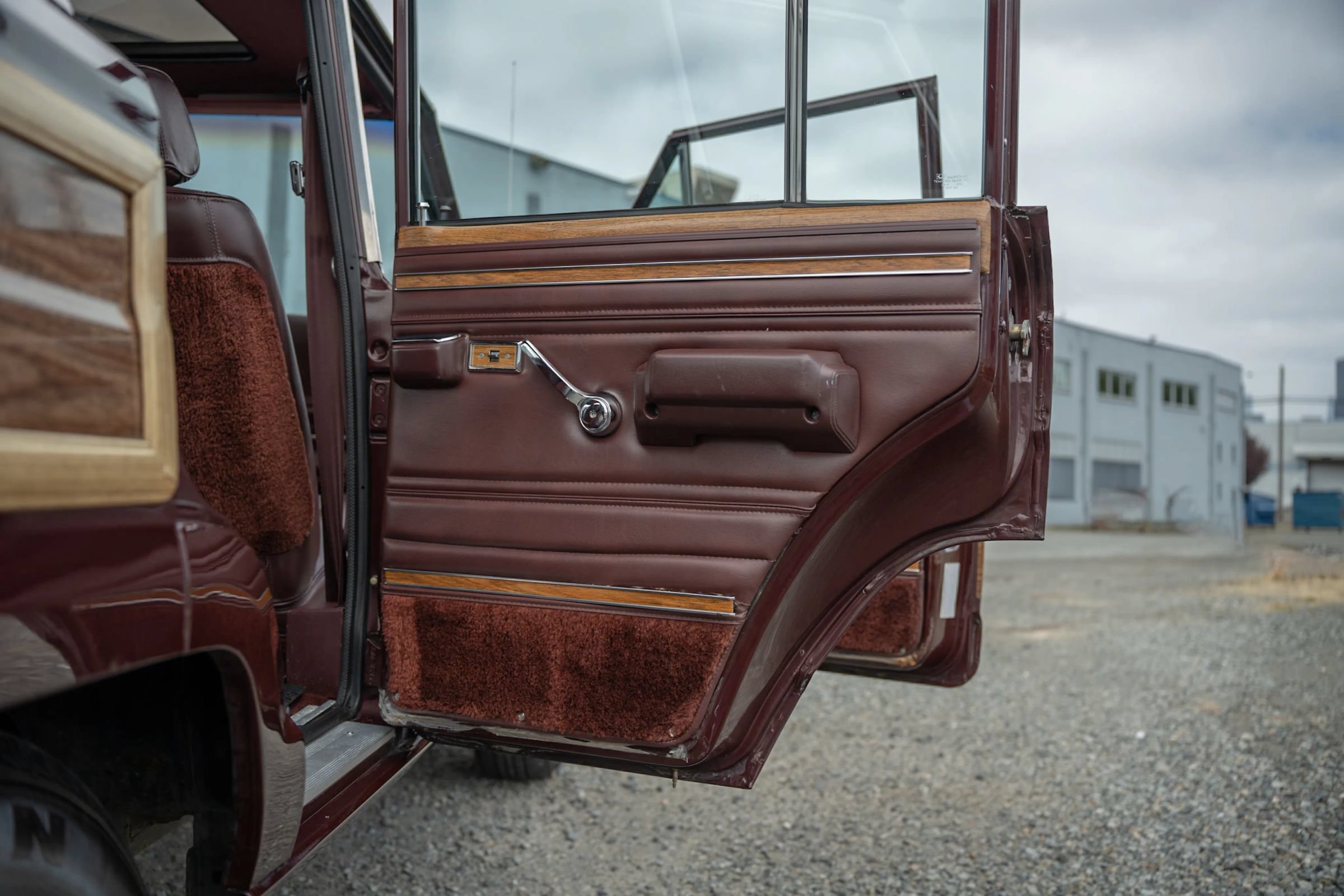 Used 1987 Jeep Grand Wagoneer AWD/4WD image 54