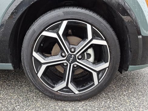 Used 2023 Kia Niro EX Touring image 8