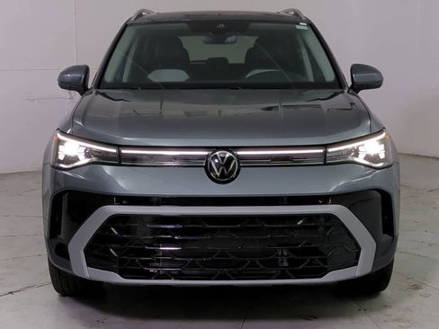 New 2025 Volkswagen Taos SEL image 9