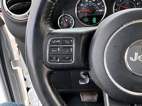 Used 2016 Jeep Wrangler Unlimited Sahara w/ Connectivity Group image 11