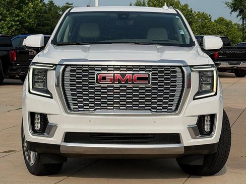 Used 2021 GMC Yukon XL Denali w/ Denali Premium Package RWD image 2