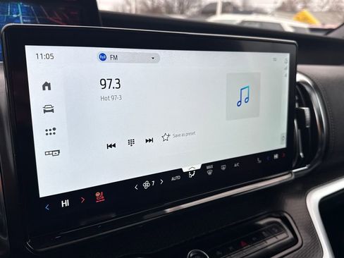 Used 2025 Ford Expedition Platinum w/ Stealth Appearance Package image 39