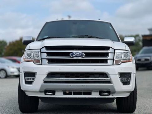 Used 2017 Ford Expedition Platinum AWD/4WD image 2