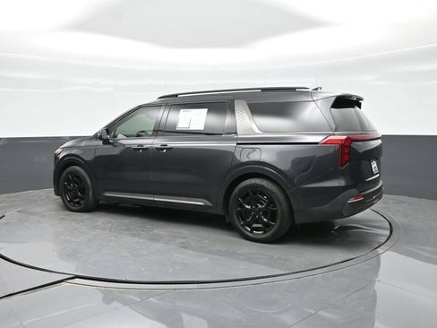 Used 2026 Kia Carnival SX w/ SX Dark Edition Package FWD image 11