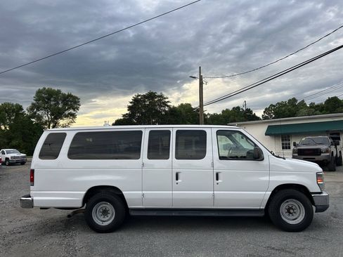 Used 2012 Ford E-350 and Econoline 350 XLT RWD image 5