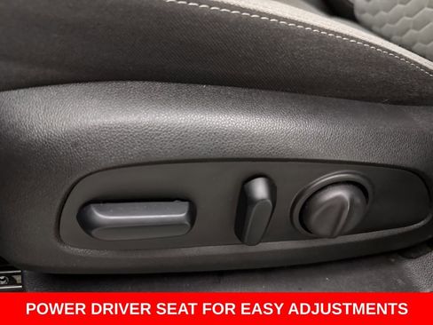 Used 2019 Chevrolet Equinox LT image 4