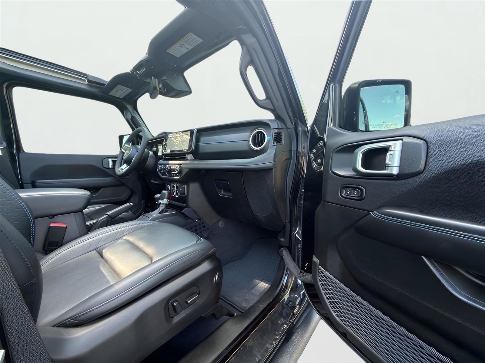 Used 2024 Jeep Wrangler High Altitude AWD/4WD image 17
