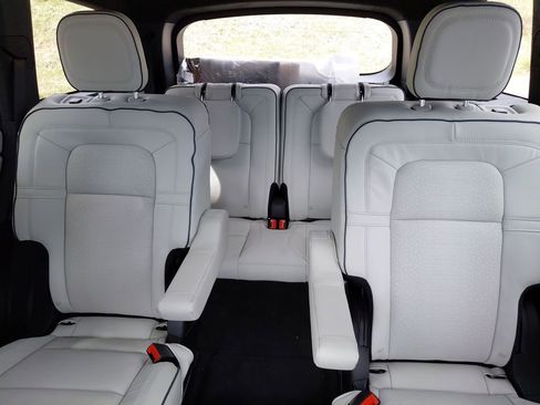 New 2026 Lincoln Aviator Black Label w/ Jet Appearance Package AWD/4WD image 26