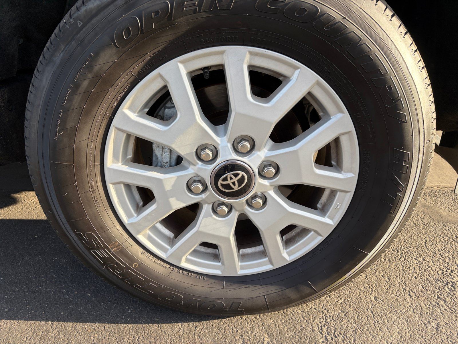 Used 2025 Toyota Tacoma SR5 AWD/4WD image 29