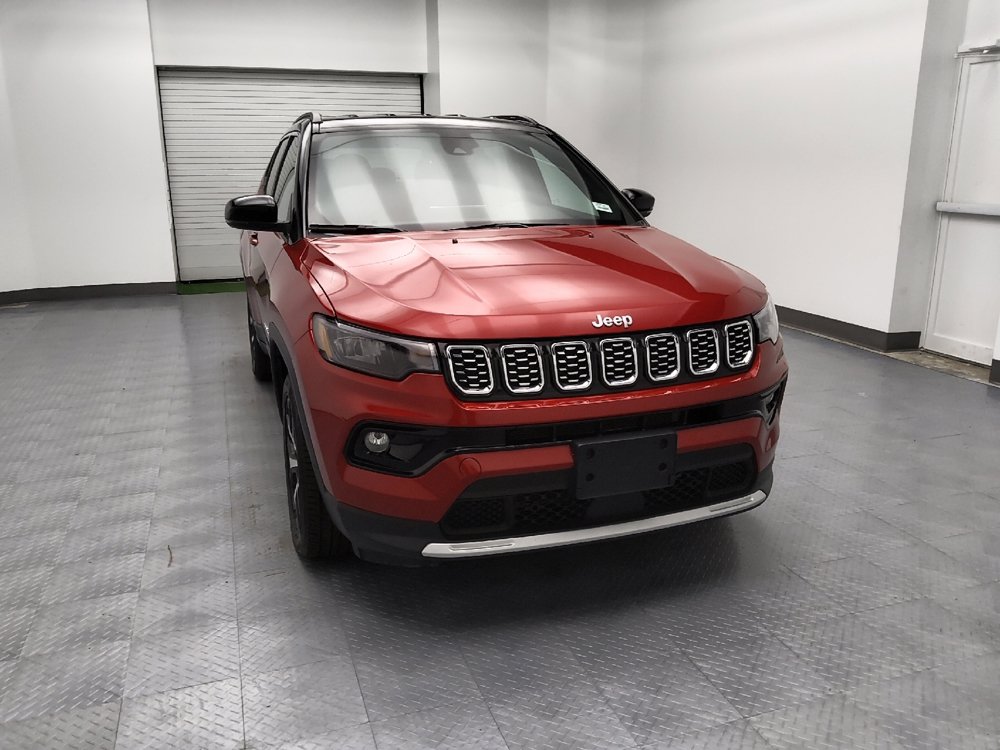 Used 2025 Jeep Compass Limited AWD/4WD image 14