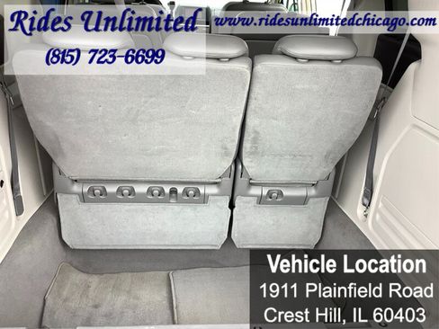 Used 2010 Volkswagen Routan SEL Premium FWD image 19