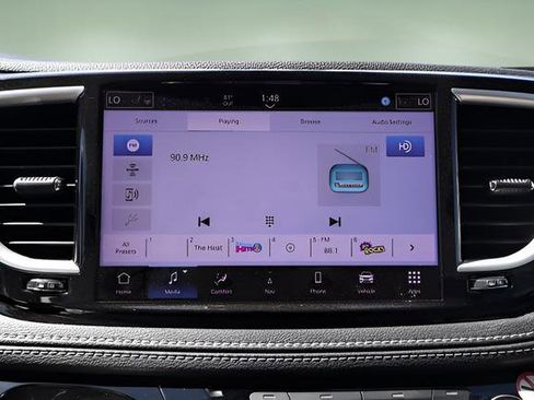 Used 2021 Chrysler Pacifica Touring-L image 26