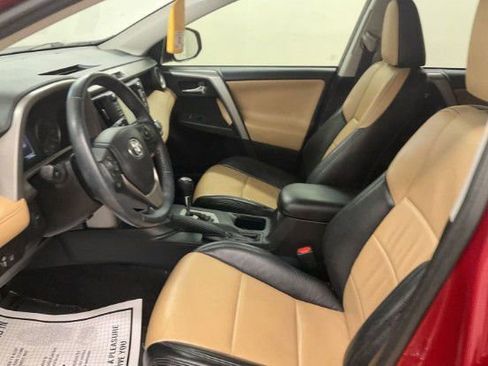 Used 2018 Toyota RAV4 XLE image 2