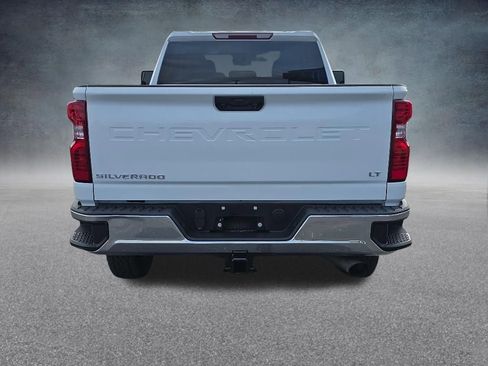Used 2022 Chevrolet Silverado 2500 LT AWD/4WD image 5