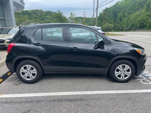 Used 2018 Chevrolet Trax LS FWD image 5