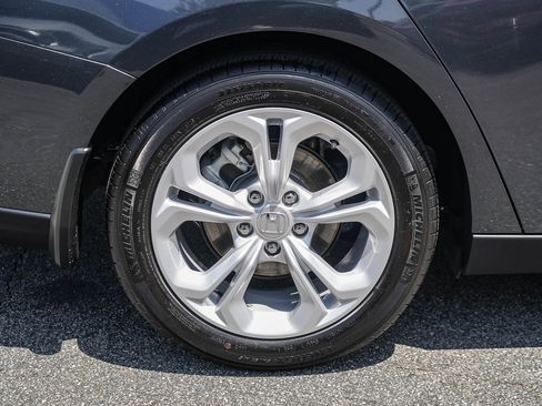 Certified 2025 Honda Accord LX image 13