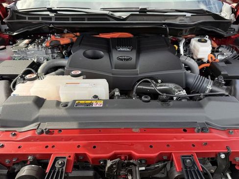 Used 2025 Toyota Tundra Platinum image 33