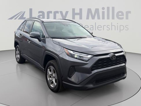 Used 2025 Toyota RAV4 XLE AWD/4WD image 7