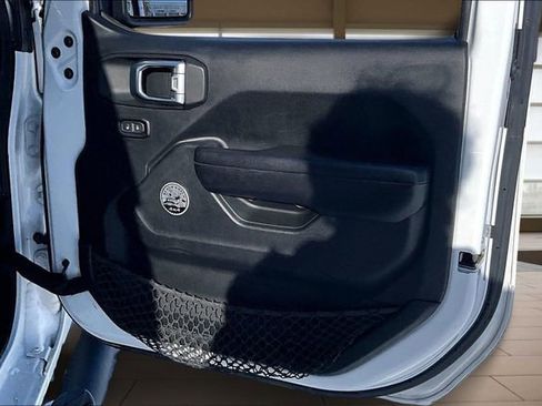 Used 2020 Jeep Wrangler Sport image 24