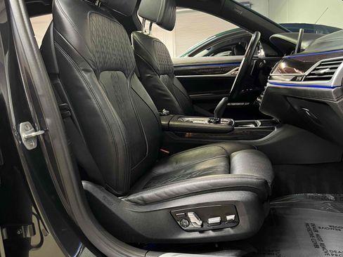 Used 2018 BMW 750i RWD image 39