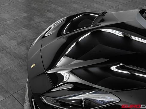 Used 2020 Ferrari 812 Superfast RWD image 9