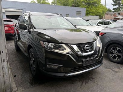 Used 2017 Nissan Rogue SL