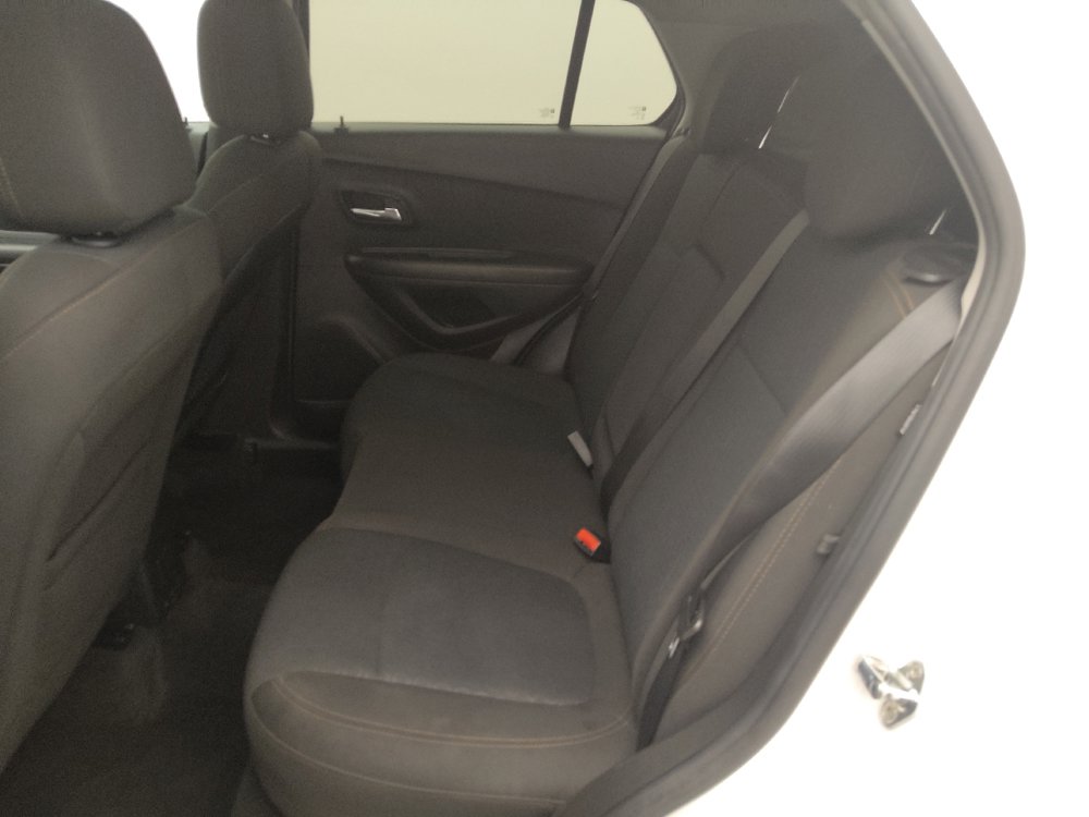 Used 2020 Chevrolet Trax LS w/ Tint and Cruise Package FWD image 18