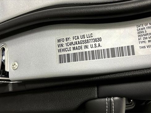 New 2025 Jeep Grand Cherokee L Altitude image 14