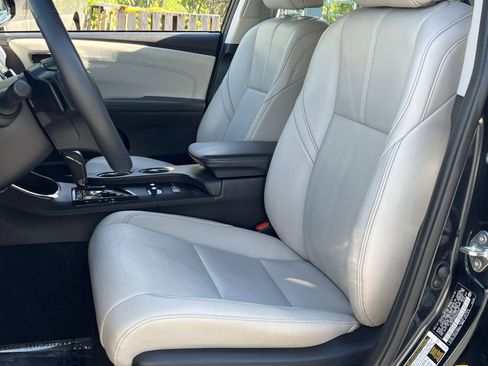 Used 2017 Toyota Avalon XLE FWD image 11