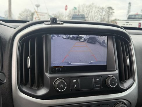 Used 2020 Chevrolet Colorado LT w/ Safety Package image 22