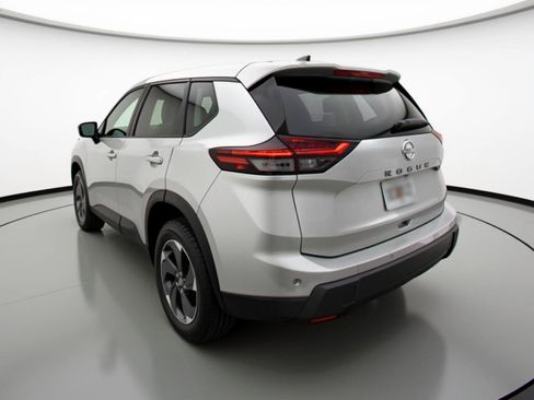 Used 2025 Nissan Rogue SV FWD image 6
