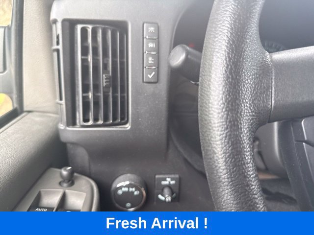 Used 2025 Chevrolet Express 2500 w/ Driver Convenience Package RWD image 7