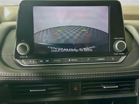 Used 2023 Nissan Rogue SV AWD/4WD image 25