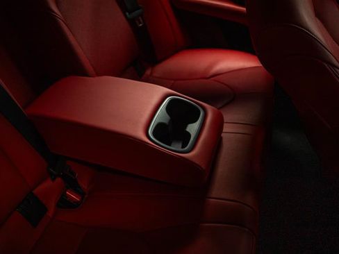 Used 2022 Toyota Camry XSE w/ Carpet Mat Package (TMS) FWD image 12