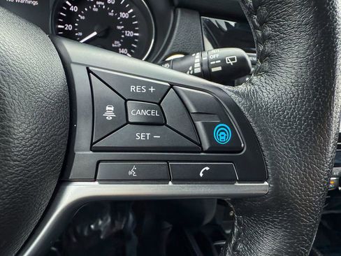 Used 2020 Nissan Rogue SL image 32