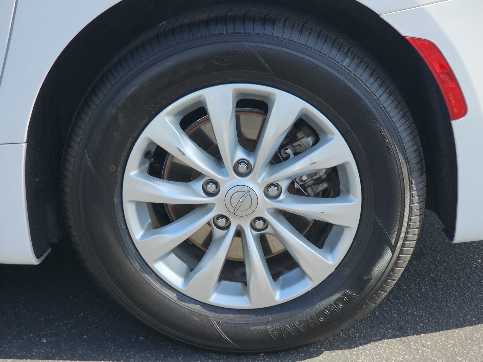 Used 2019 Chrysler Pacifica LX w/ Tire & Wheel Group FWD image 35